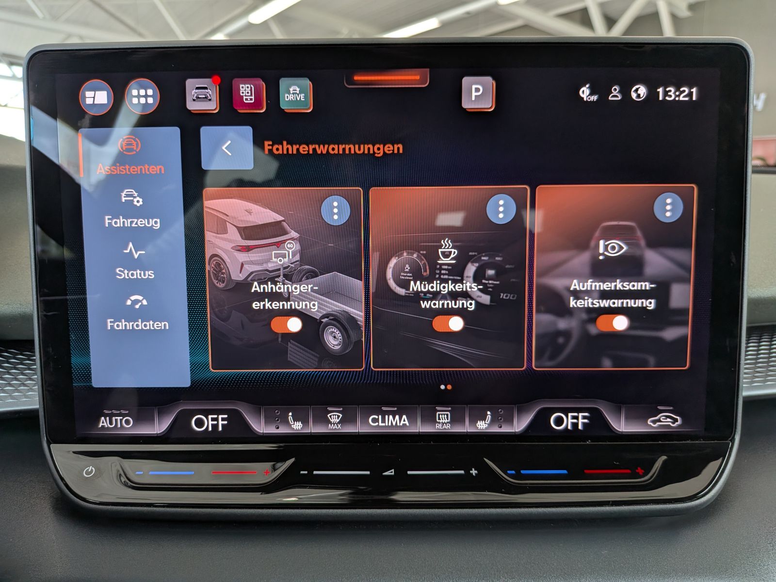 Fahrzeugabbildung CUPRA Terramar 1.5 eTSI Tribe Sennh Matrix HUD AHK 20