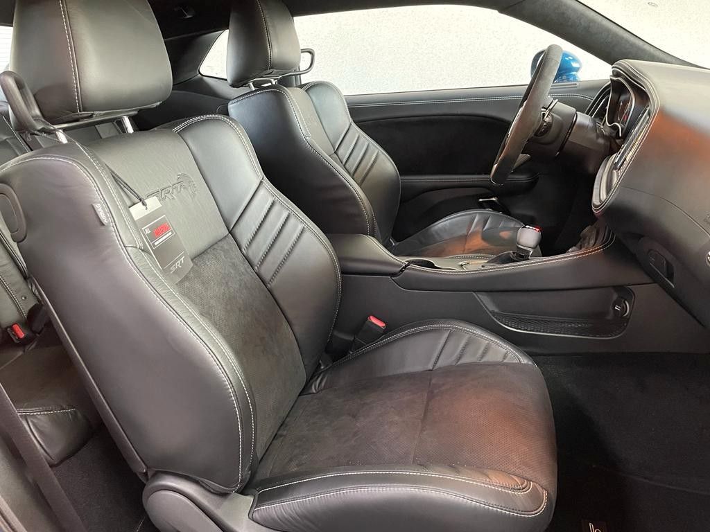 Fahrzeugabbildung Dodge CHALLENGER SRT HELLCAT-ALCANTARA-CARBON-1.HAND!!