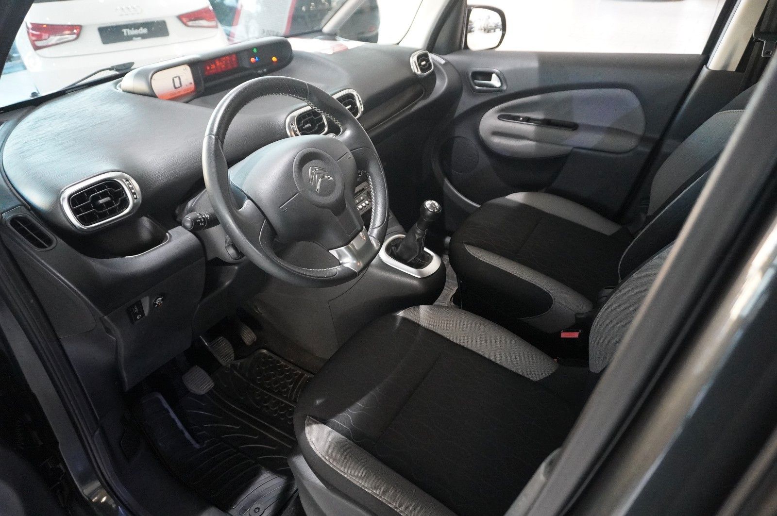 Fahrzeugabbildung Citroën C3 Picasso 1.4 GAS/ BENZIN Exclusive KLIMA/AHK