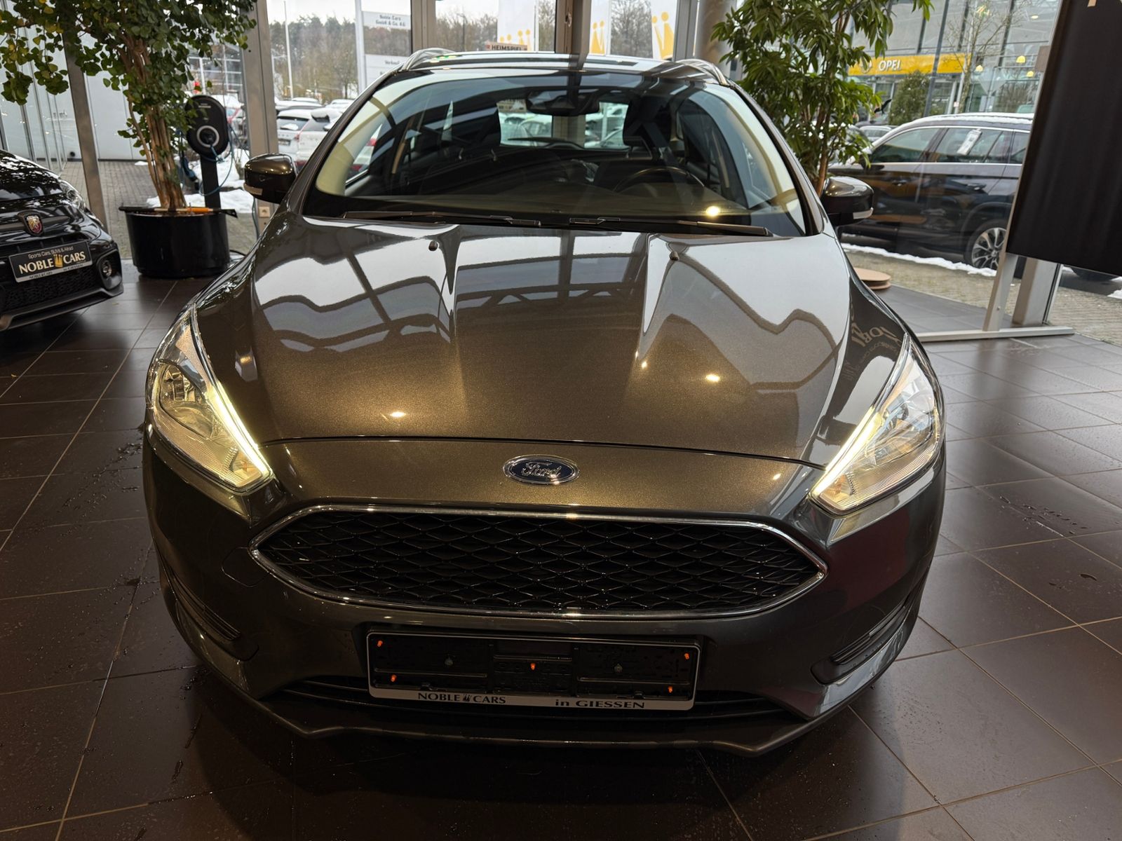 Fahrzeugabbildung Ford Focus Turnier Business KLIMA NAVI ALU