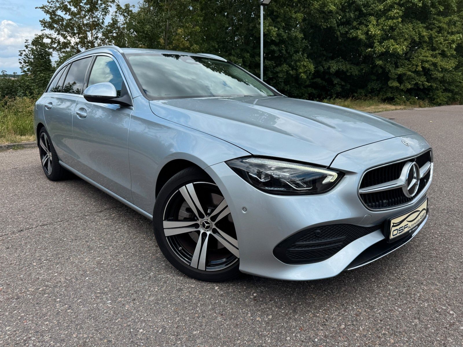 MERCEDES-BENZ C 300 T d,LED,AHK,Standhzg,Distronic,360°,Spur