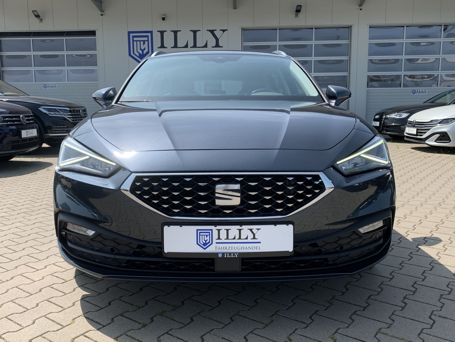 Fahrzeugabbildung SEAT Leon 2.0 TDI Xcellence*AHK*LED*Cam*VCOCK*Navi*