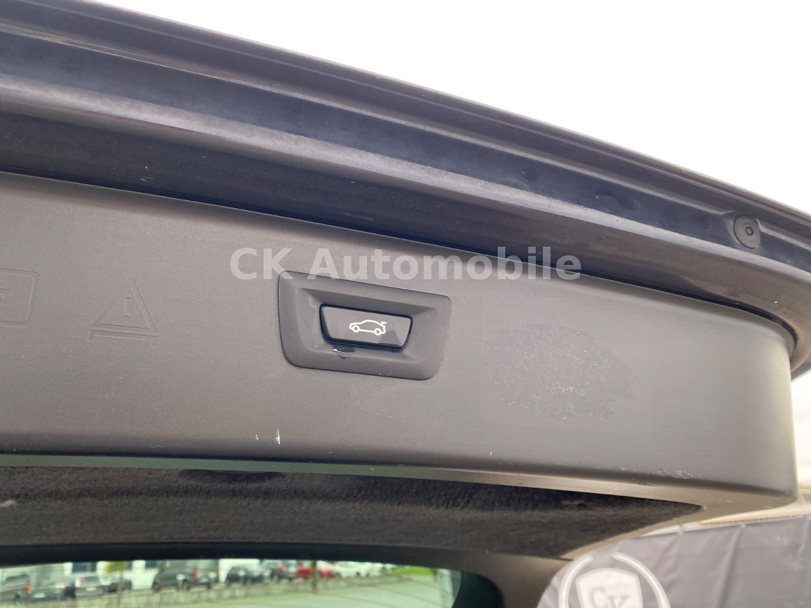 Fahrzeugabbildung BMW 530 d Touring M Sport/Navi/Leder/Pano/Bi-Xenon