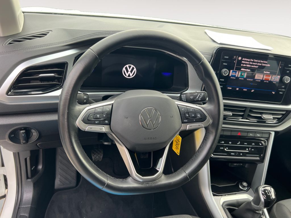 Fahrzeugabbildung Volkswagen T-Roc 1.5 TSI Life AHZV Standheizung