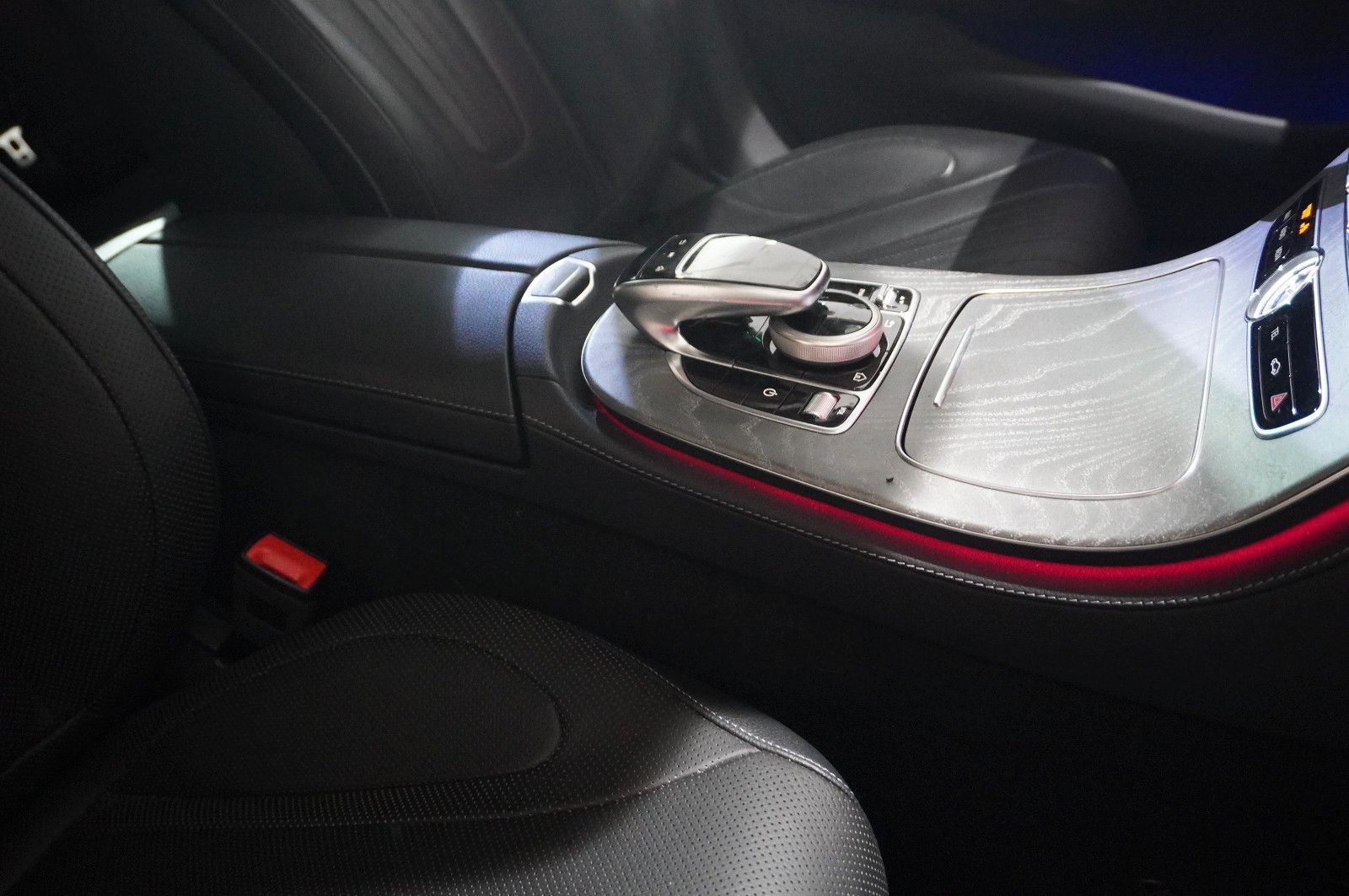 Fahrzeugabbildung Mercedes-Benz CLS 450 4MATIC 9G-TRONIC NAVI/360°/LED/HUD/AHK