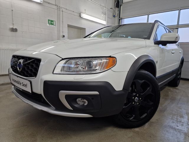 Volvo XC70 2.4 D5 Summum AWD*Navi*Leder*Xenon*