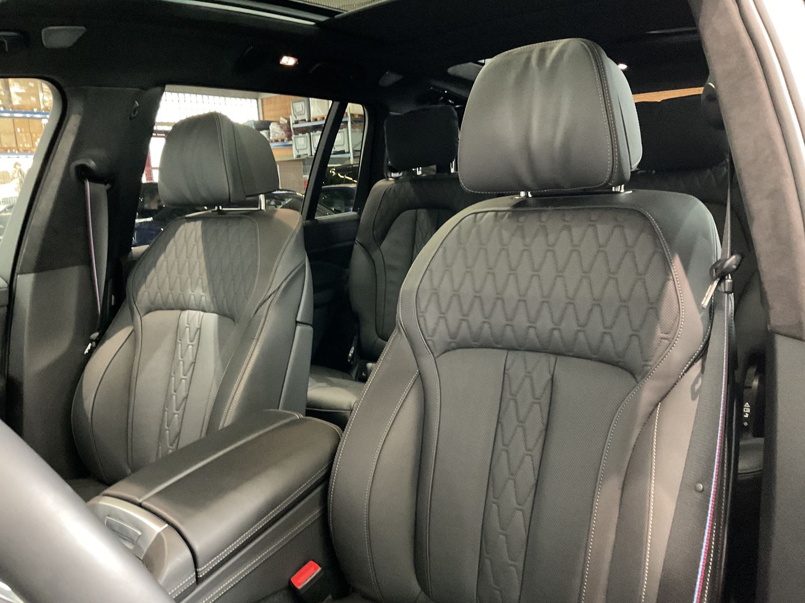 Fahrzeugabbildung BMW X7 M60i | Sitzbelüftung | Sky Lounge | Bowers &