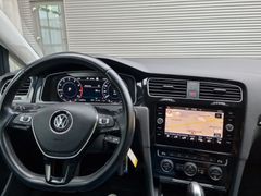 Fahrzeugabbildung Volkswagen Golf VII Variant 1.5 TSI DSG Highline AHK ACC LE