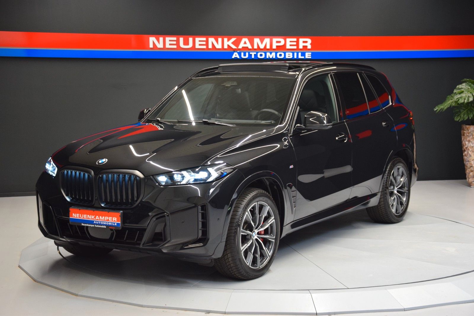 Fahrzeugabbildung BMW X5 30 d xDrive M Sport Pano Sitzbelüft. AHK HuD