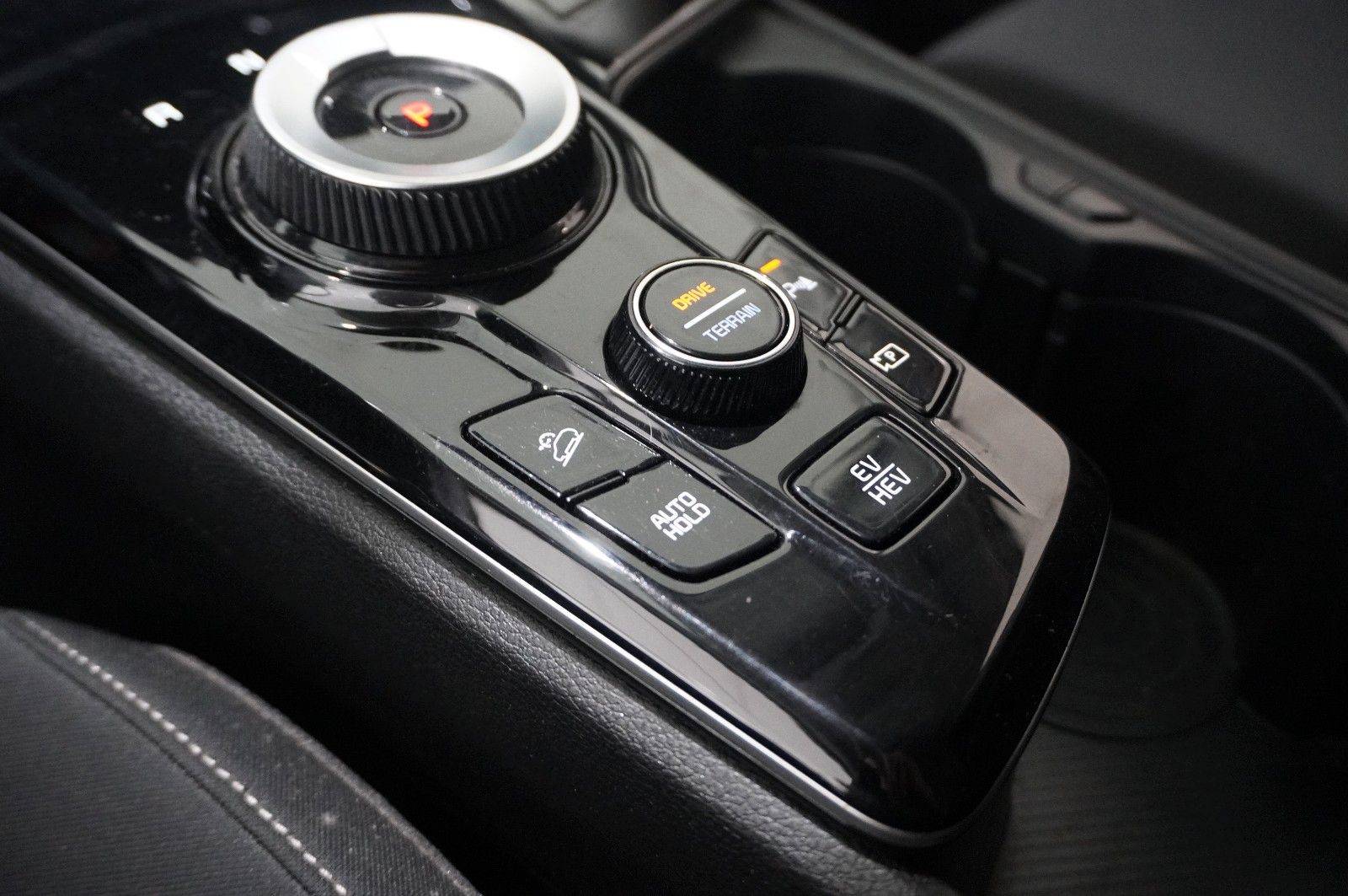 Fahrzeugabbildung Kia Sportage 1.6 HYBRID AWD NAVI/LED/KAMERA/SPORT/SH