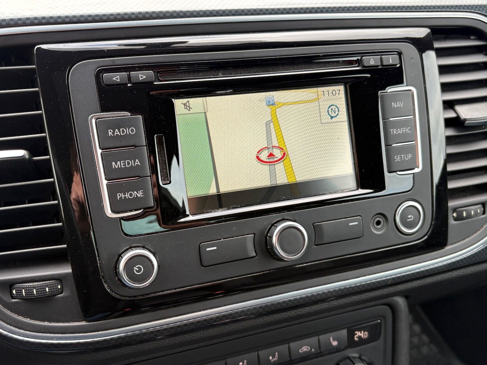 Fahrzeugabbildung Volkswagen Beetle 2.0 TSI DSG SPORT Navi Pano Xenon 147 kW