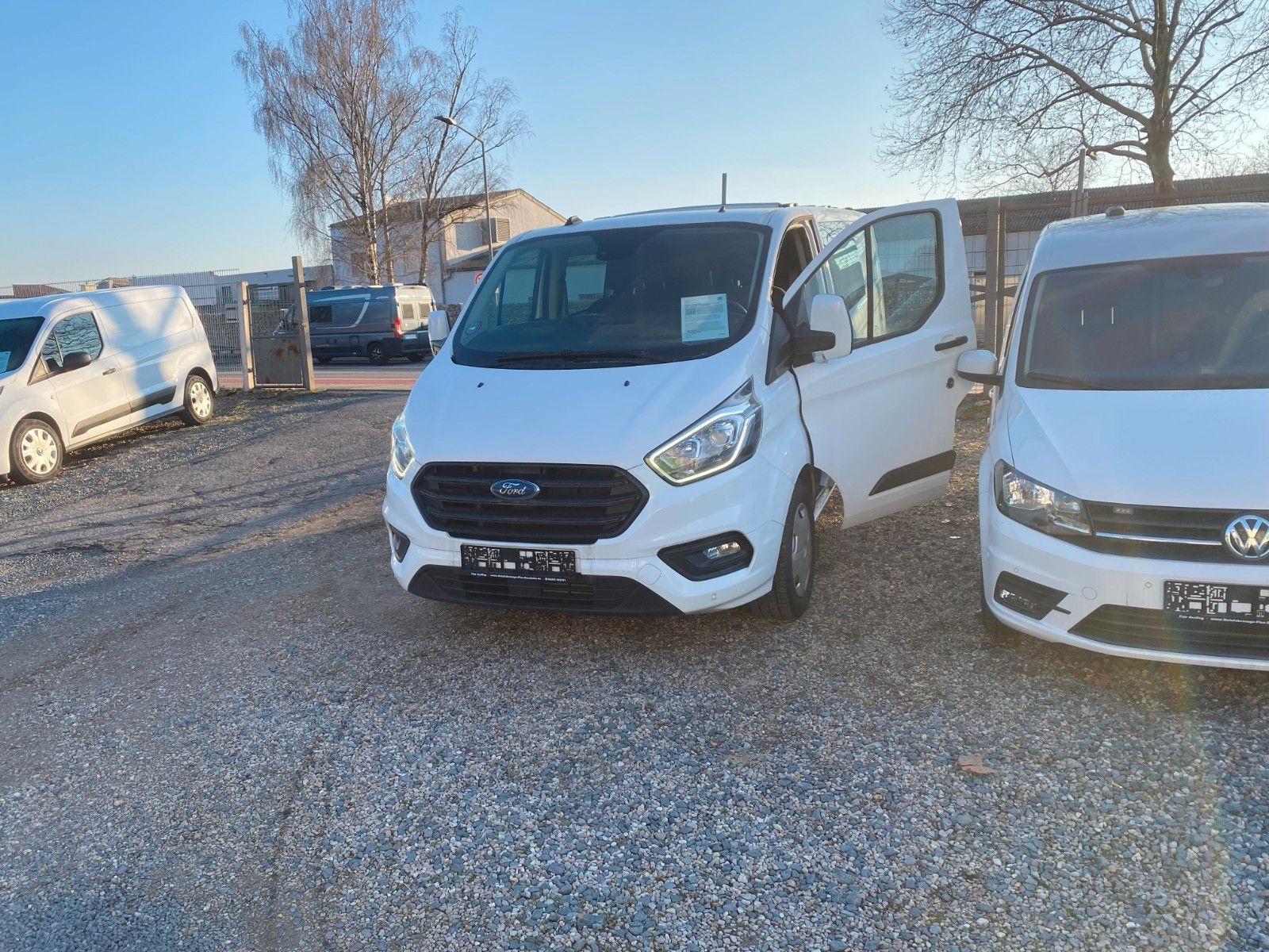 Fahrzeugabbildung Ford TransitCustom,DOKA320 L2Trend,6-Sitzer,AHK,StH