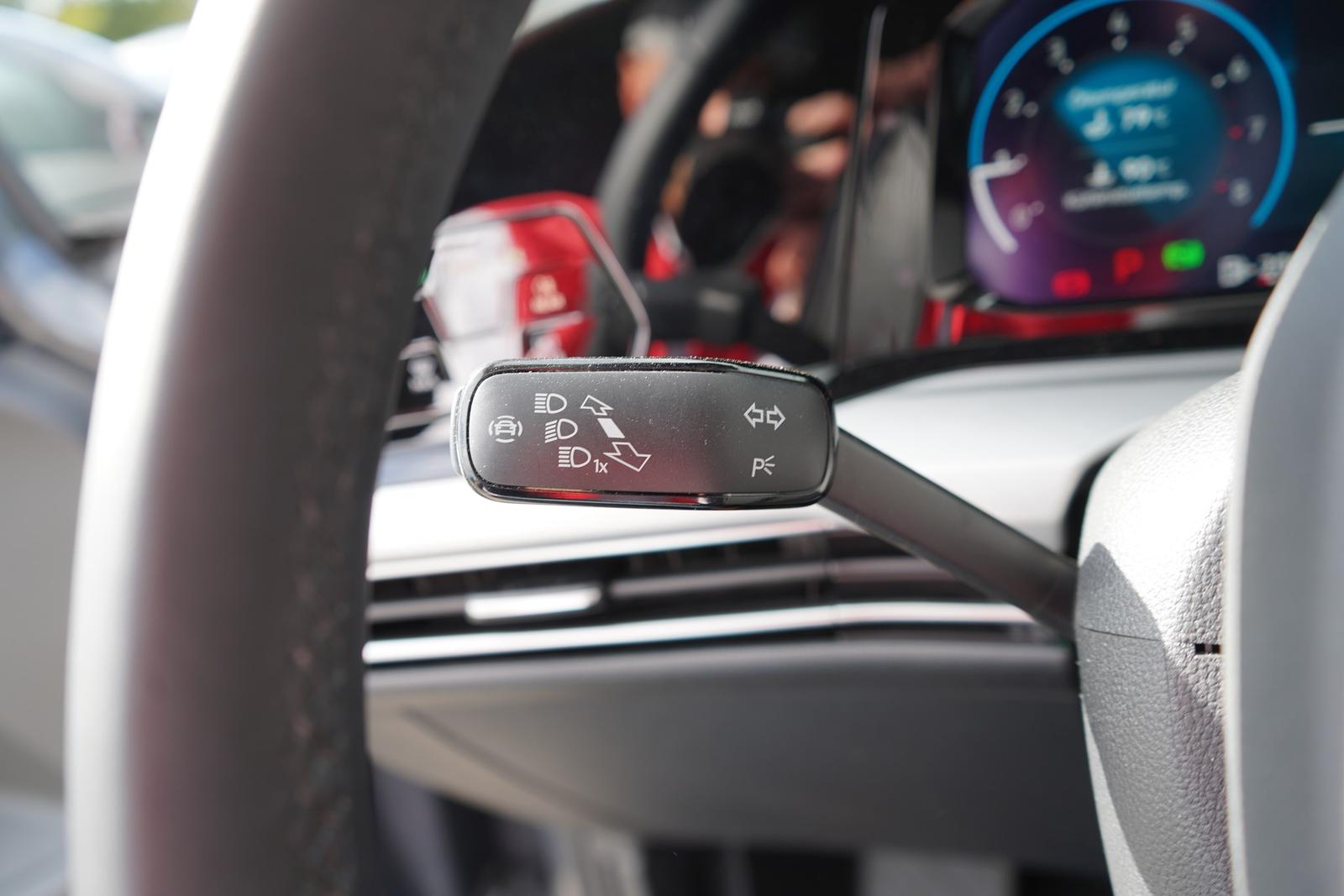 Volkswagen Golf VIII Variant Life eTSI LED Navi App-Connect