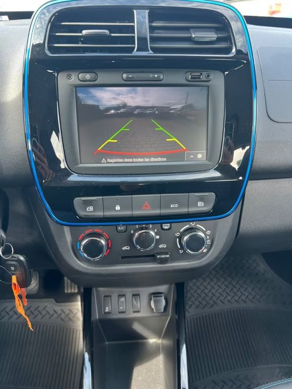 DACIA Spring Electric Comfort NAVI,KLIMA,BATTERIE 96% DACIA Spring Electric Comfort NAVI,KLIMA,BATTERIE 96%