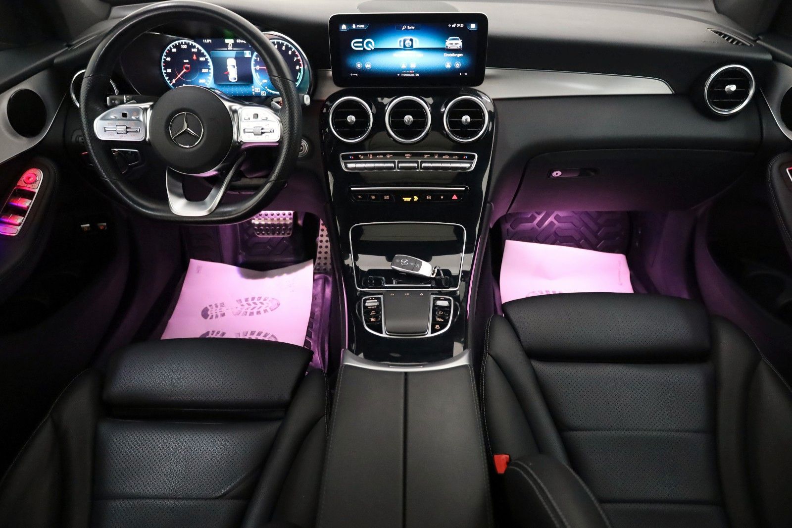 Fahrzeugabbildung Mercedes-Benz GLC 300e 4M Coupe AMG Leder,Navi,LED,360°-Kamera