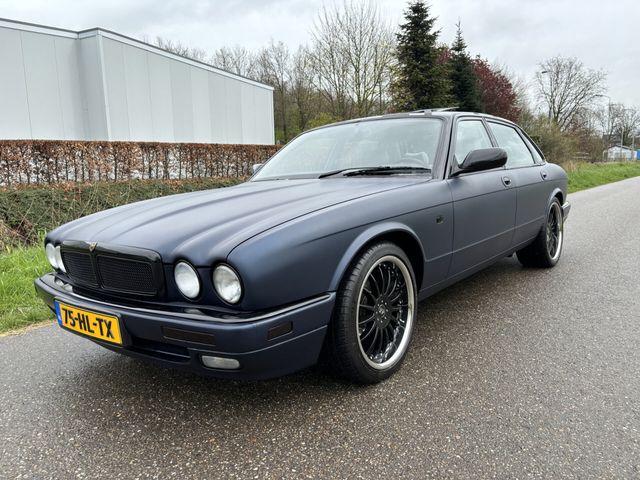 Jaguar XJ 4.0 R S/C SUPERCHARGED / leder / MAT BLAUW /