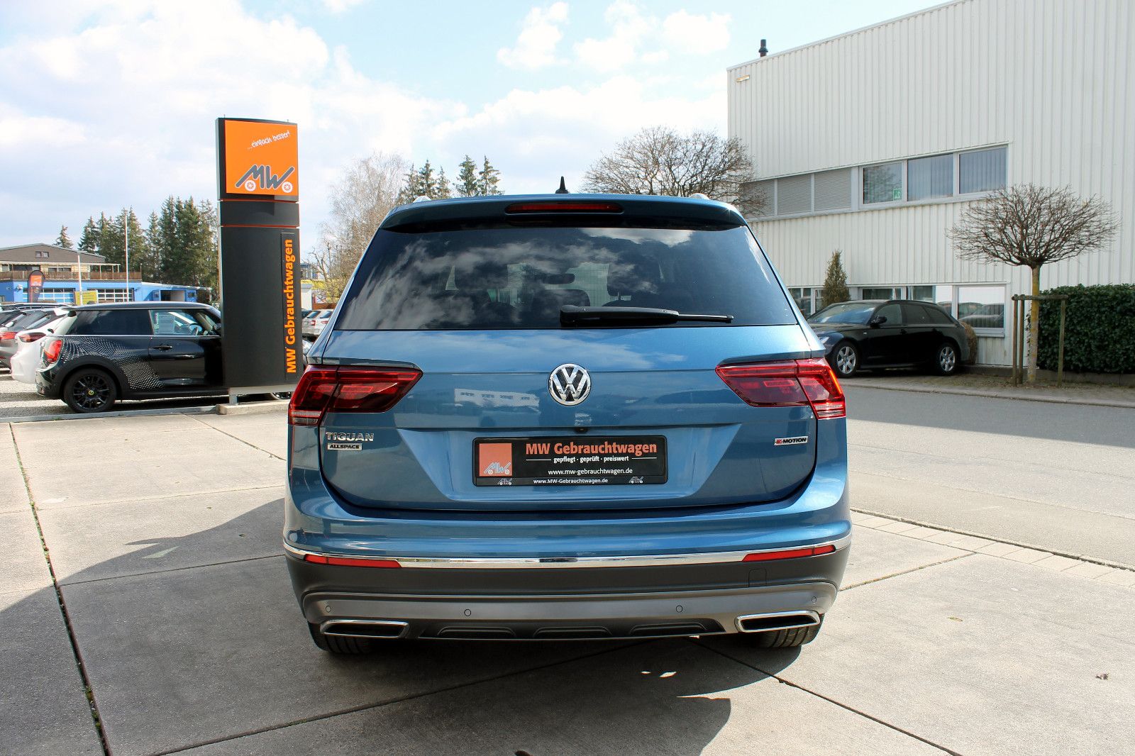 Fahrzeugabbildung Volkswagen Tiguan 2.0 TSI Allspace Highl. 4M. LED ACC 360°