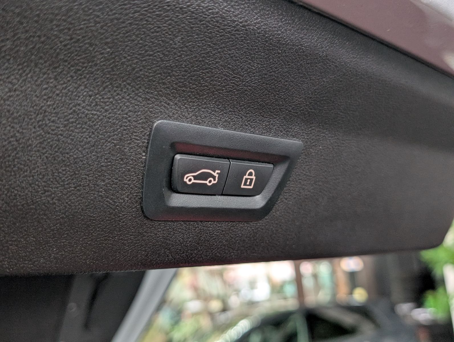 Fahrzeugabbildung BMW X4 xDrive 30 i xLine MSport Shadow PANO H&K VOLL