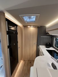 HYMER  ERIBA  HYMERCAR B-Klasse ML I 880 *Aktion Hubstützenanlage*