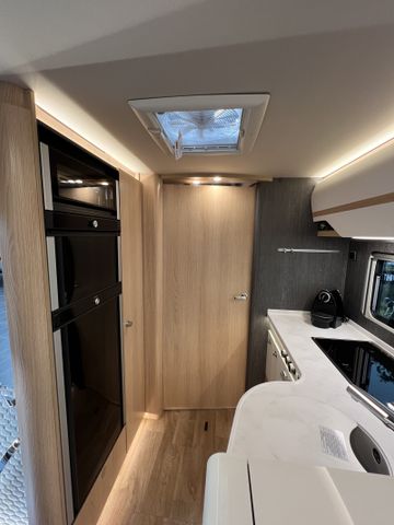 HYMER  ERIBA  HYMERCAR B-Klasse ML I 880 *Aktion Hubstützenanlage*