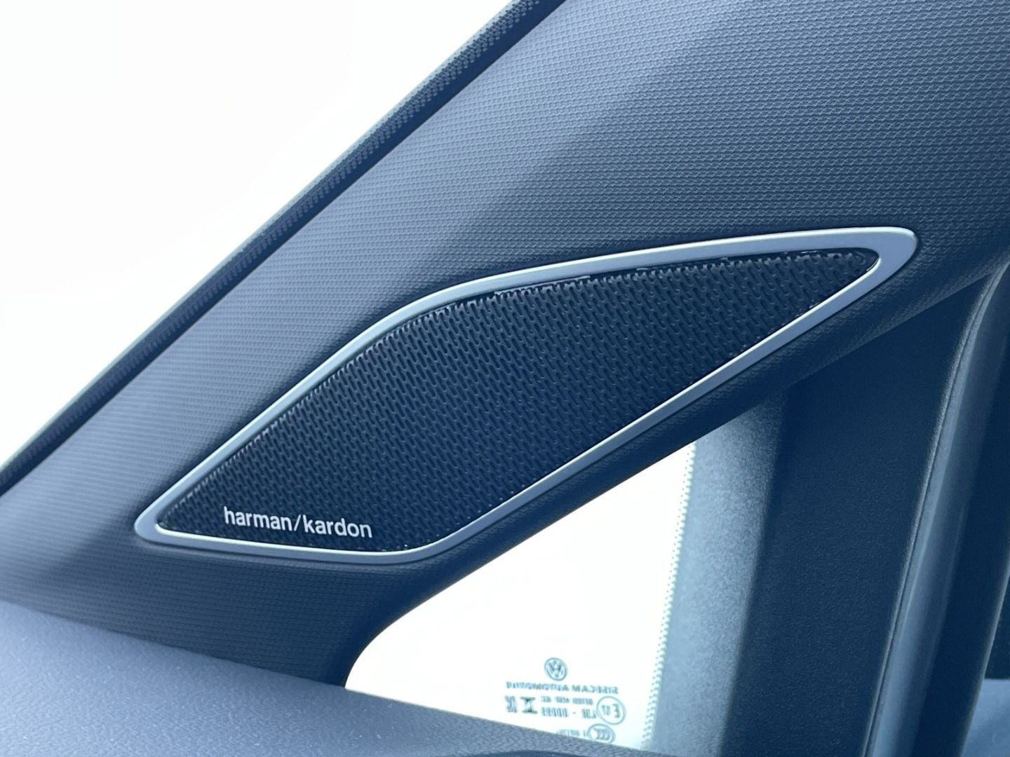 Golf VIII R-Line 2.0TDI DSG H&K/AHK/Pano/HUD/Nav