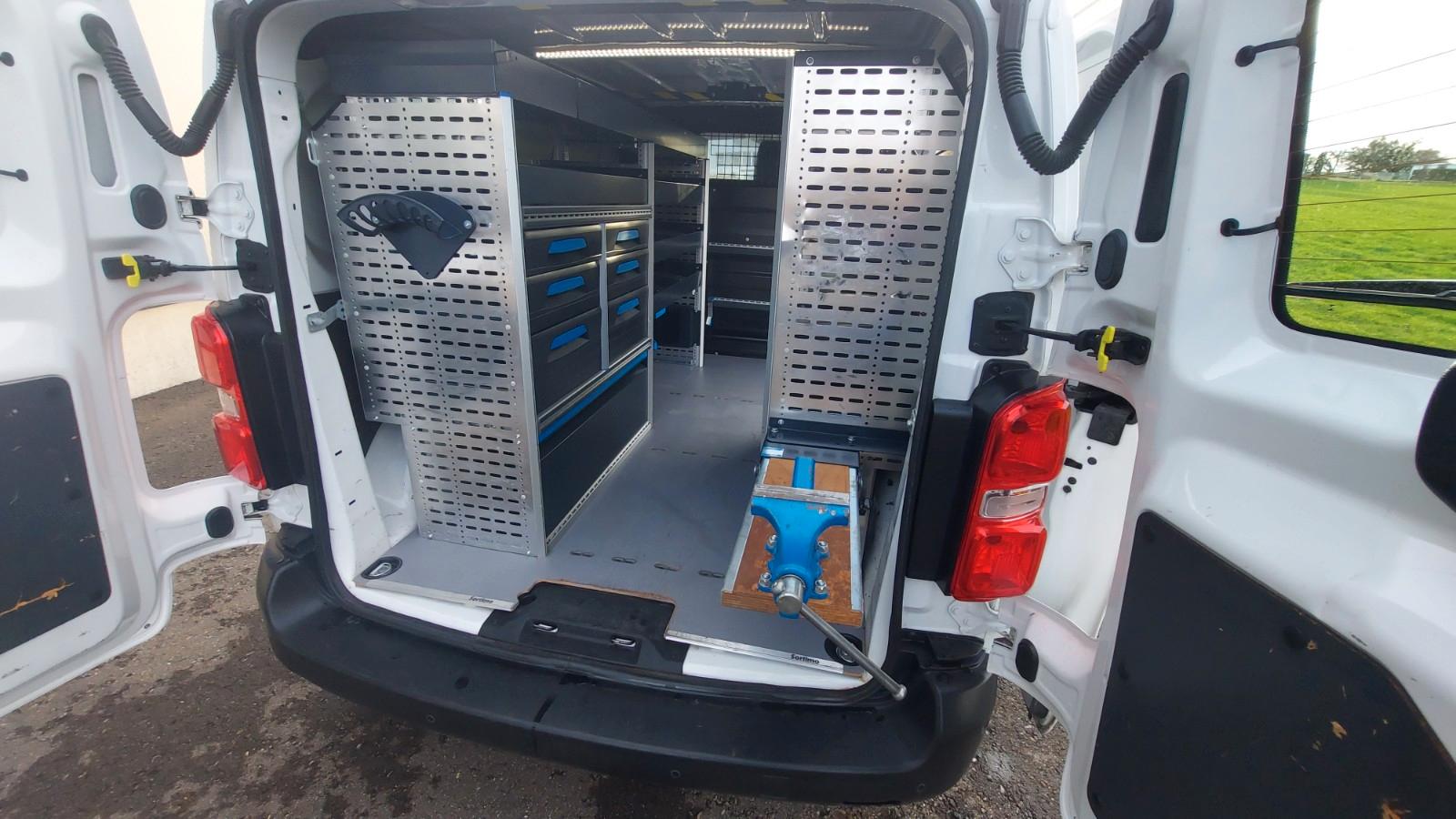 Opel Vivaro Kasten Edition M Werkstatteinricht.