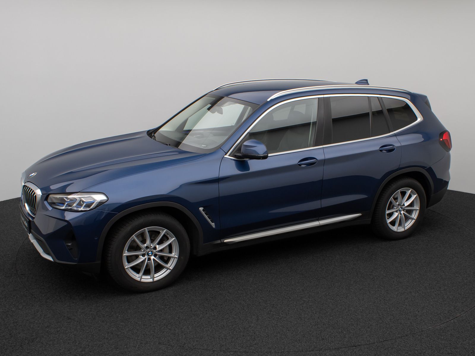 Fahrzeugabbildung BMW X3 xD30d 360°Laser HUD HiFi AHK Komfort Sport
