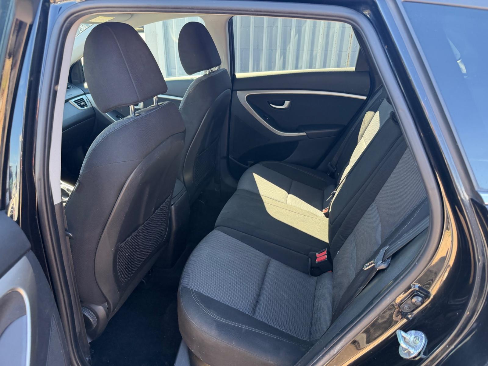 Hyundai i30 2015 — photo 10