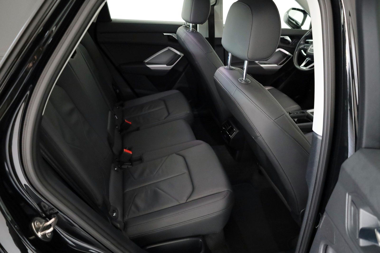 Fahrzeugabbildung Audi Q3 Sportback 35 TFSI S line,Leder,Navi,Kamera,SH