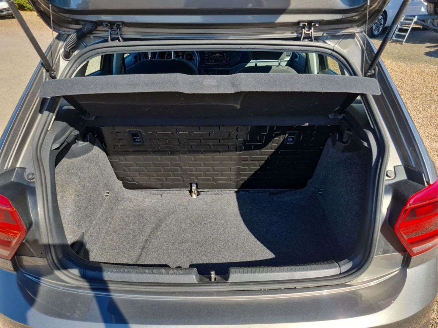 Fahrzeugabbildung Volkswagen Polo Trendline VI (AW1)(08.2017- 2021)