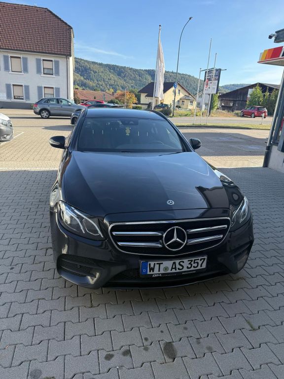 Image of Mercedes-Benz E 300