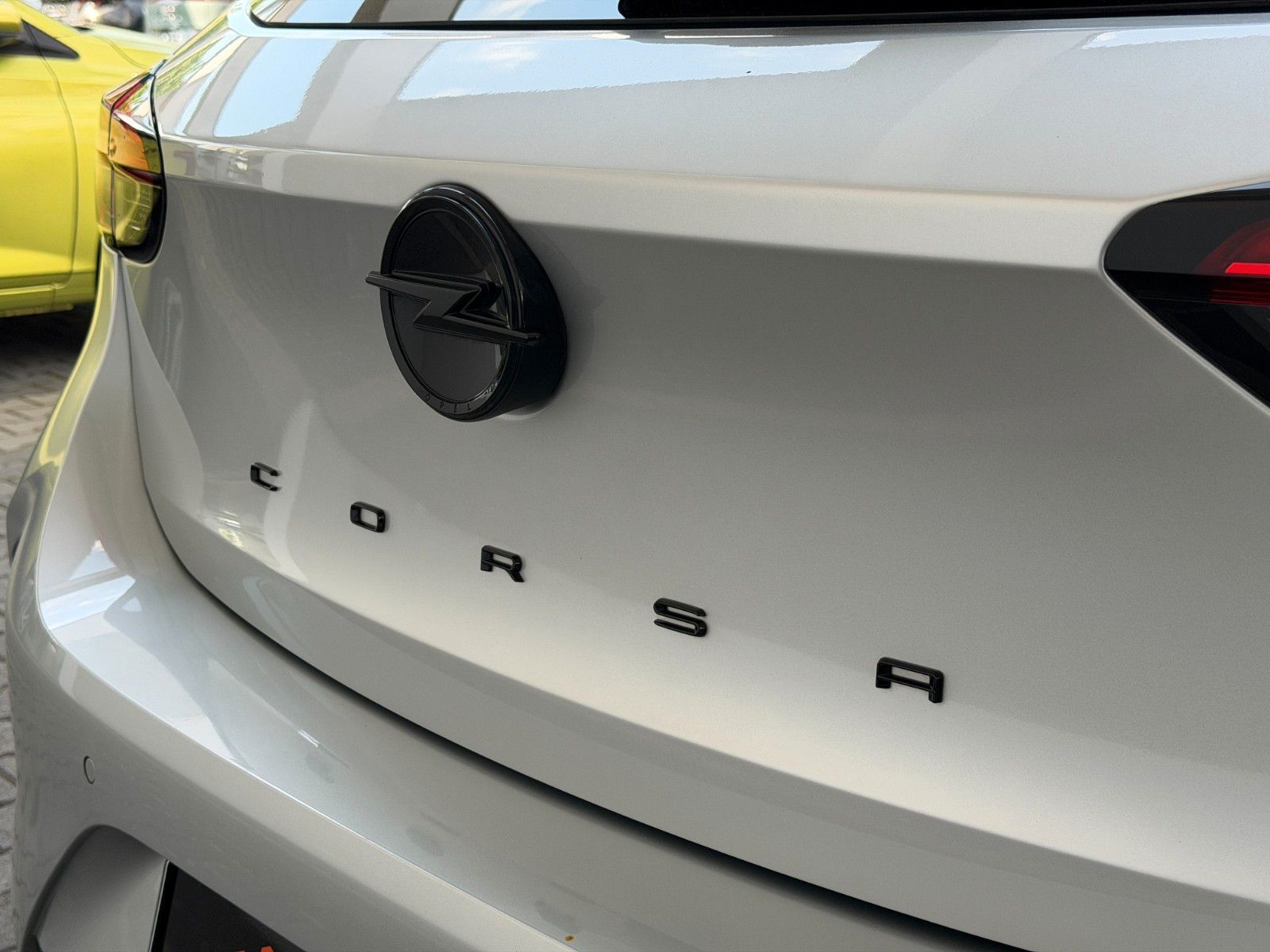 Fahrzeugabbildung Opel Corsa F 1.2 Turbo GS KlimaA,LED,Navi,SHZ,Kam.,LM