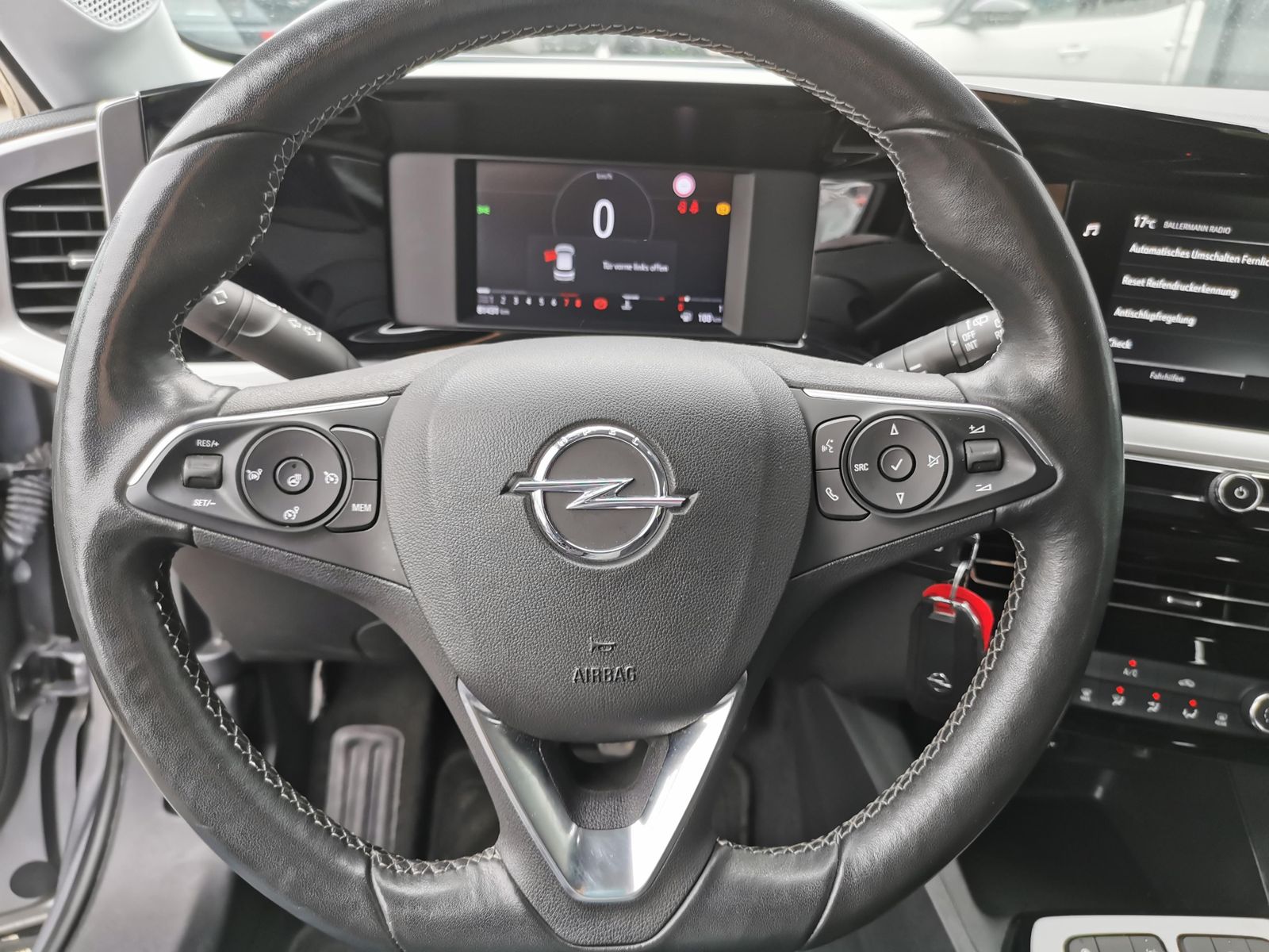 Fahrzeugabbildung Opel Mokka Edition +SHZ+KAMERA+TEMPOMAT+LANEASSIST+
