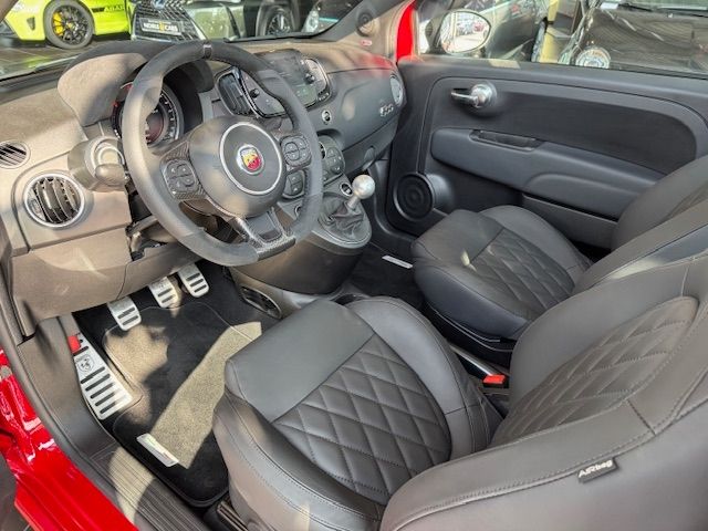 Fahrzeugabbildung Abarth 695C Turismo Leder NAVI Beats 17 ALU