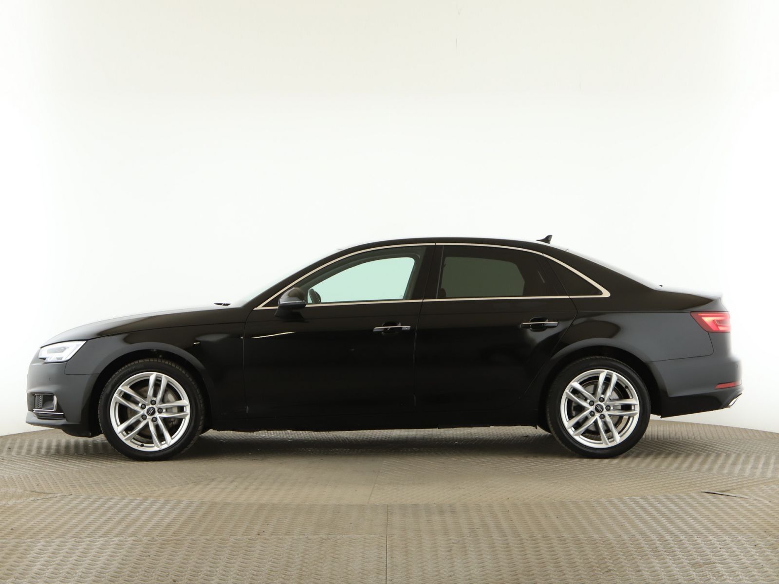 Audi A4 Limousine 40 TDI Design quattro Pano LED RFK foto 3
