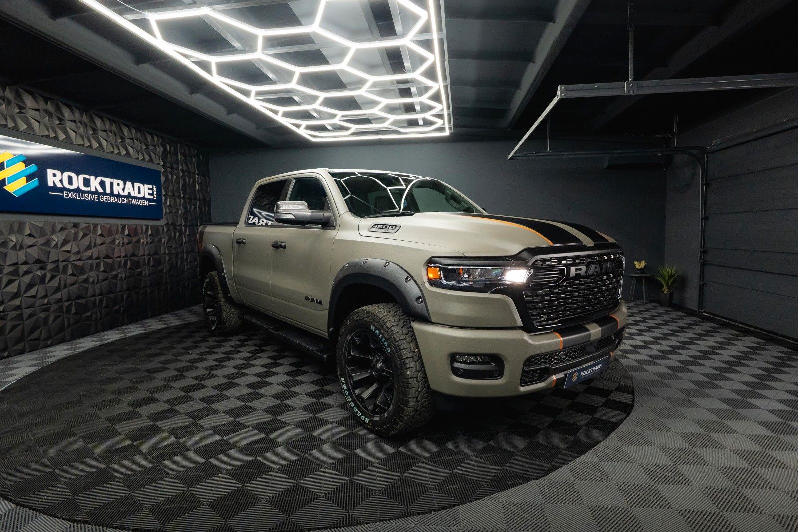 Fahrzeugabbildung Dodge RAM 3.0 MY 25 TWIN TURBO Offroad RAPTOR ACC 19%