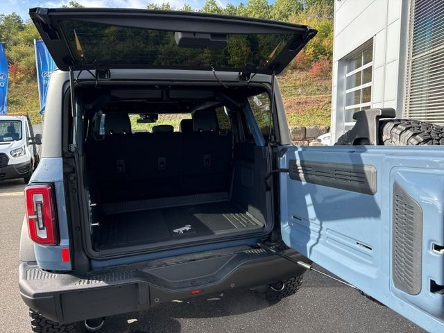 Fahrzeugabbildung Ford Bronco 2.7l EcoBoost V6   Badlands e-4WD #360-Gr