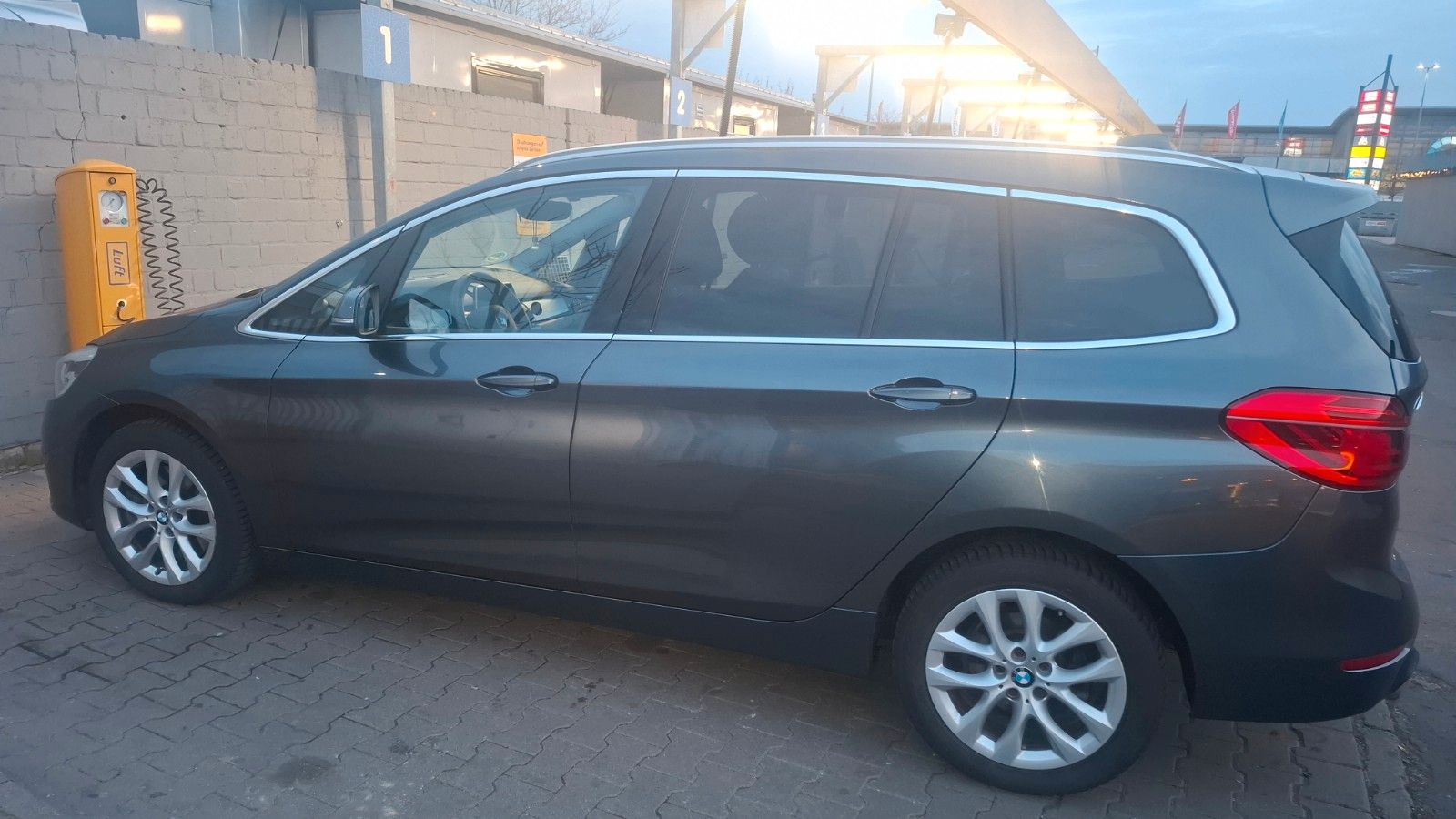 BMW 218 Gran Tourer 218d - 7 Sitzer 2,0V Navi 