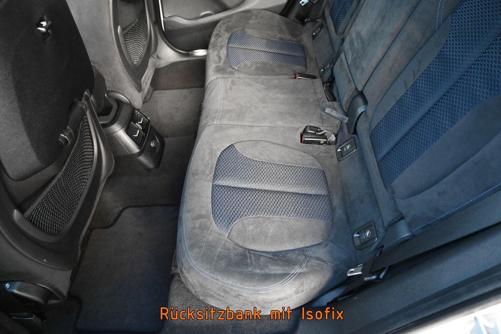 Fahrzeugabbildung BMW 218i Active Tourer M Sport °AHK°PDC°SITZHEIZ°