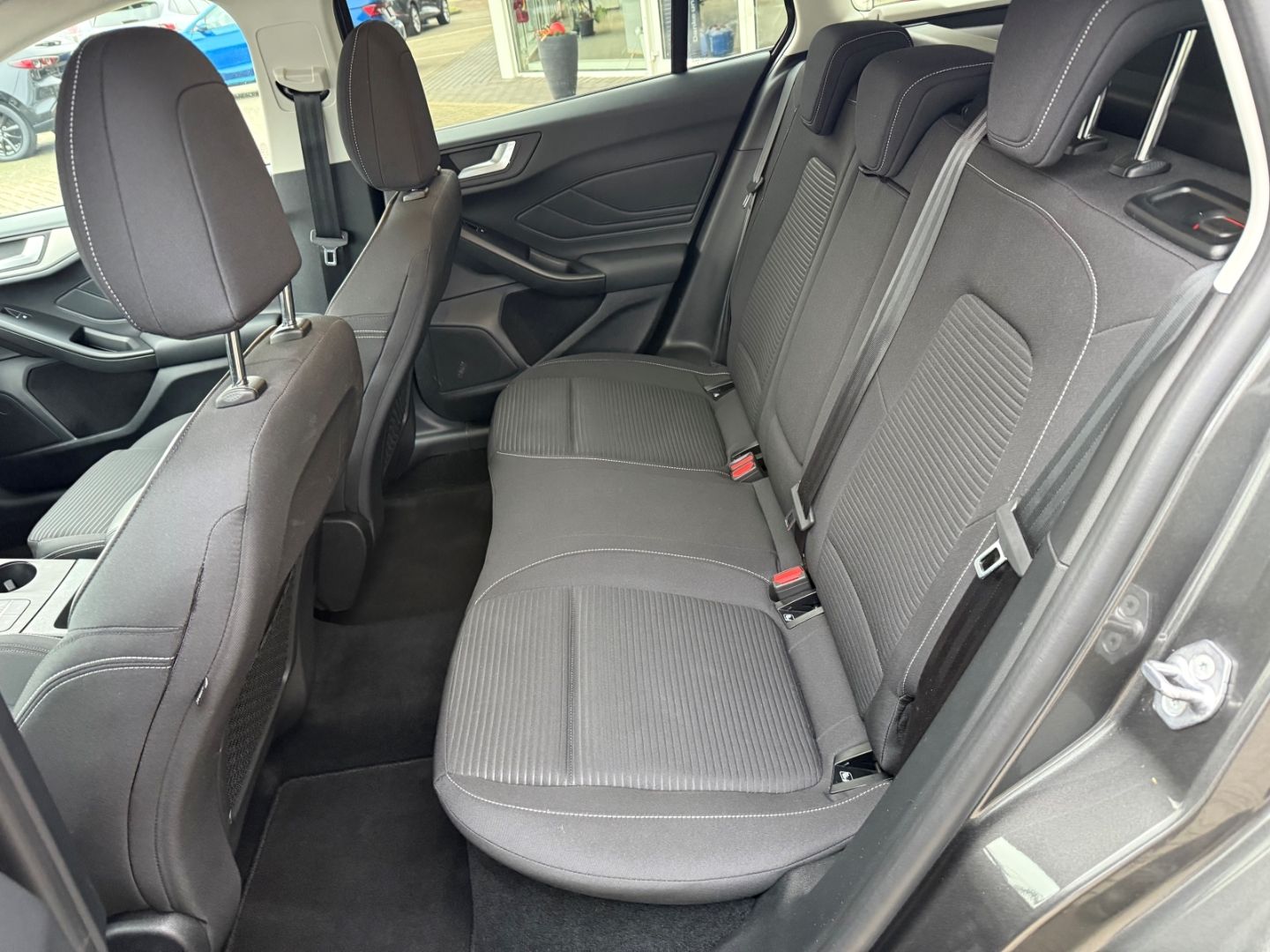 FORD Focus Titanium X Turnier AHK-Navi Digi Cockpit L - Image 25