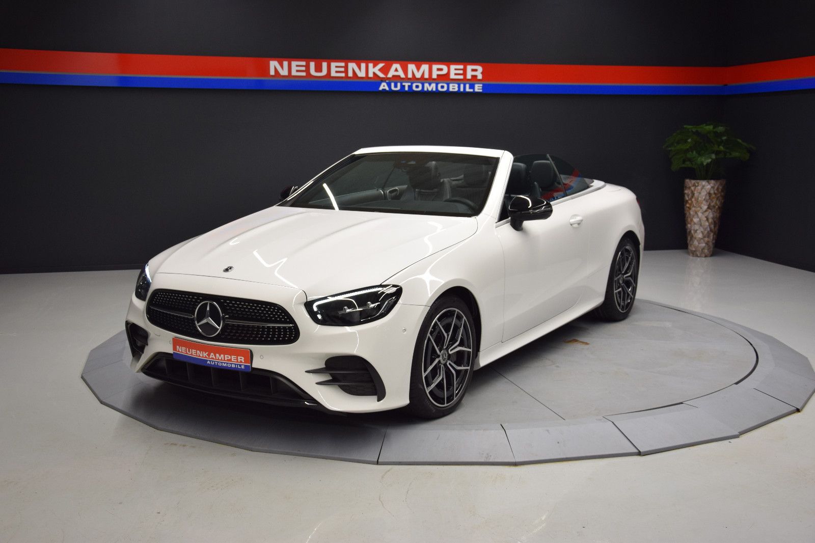 Fahrzeugabbildung Mercedes-Benz E 200 Cabrio 1.Hand AMG LED NAVI Ambiente Leder