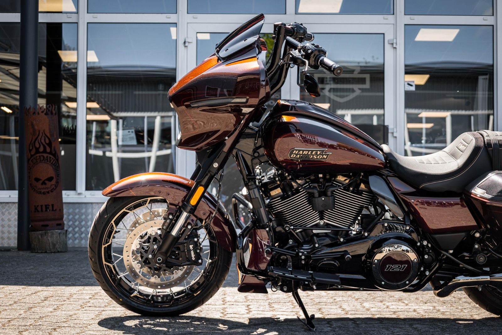 Fahrzeugabbildung Harley-Davidson CVO Street Glide FLHXSE 121 Cui - Jekill & Hyde
