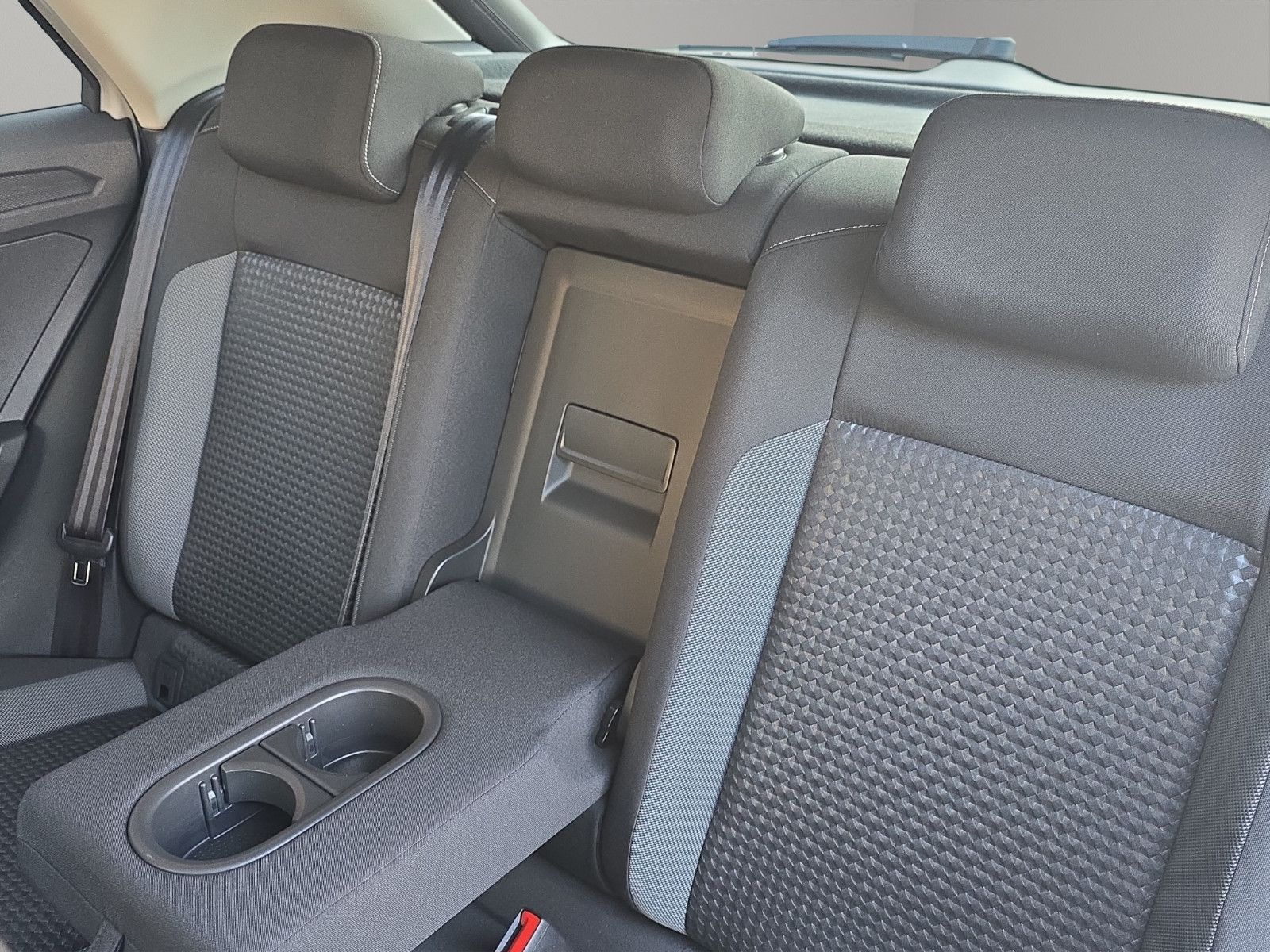 Fahrzeugabbildung Volkswagen T-Roc Active+NAVI+TEMPOMAT+KAMERA+PDC