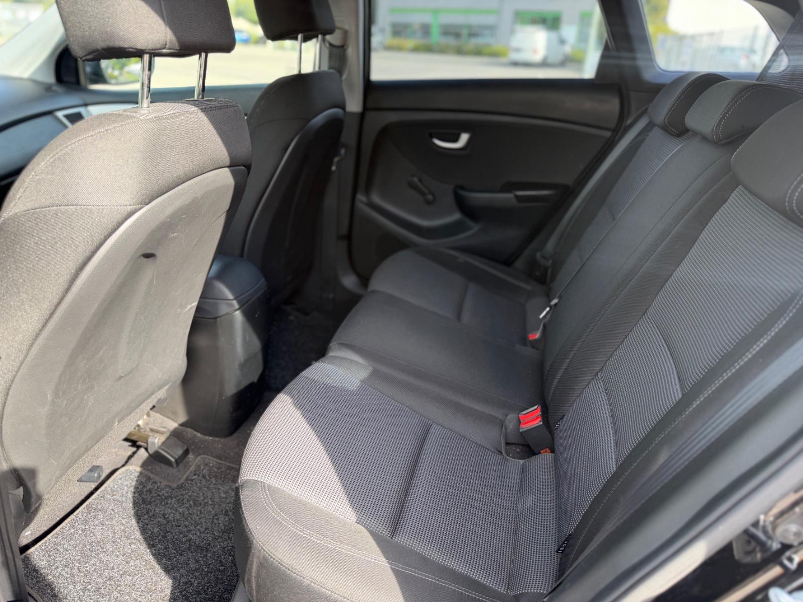 Hyundai i30 2014 — photo 13