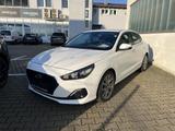 Hyundai i30 Fastback 1.4 T-GDI Style - Navi - RFK - Temp - Hyundai i30: Style