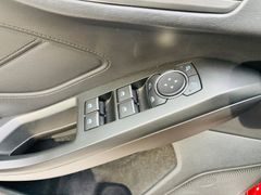 FORD Focus Lim. 1.0 Titanium*LED*Navi*DAB*ACC*