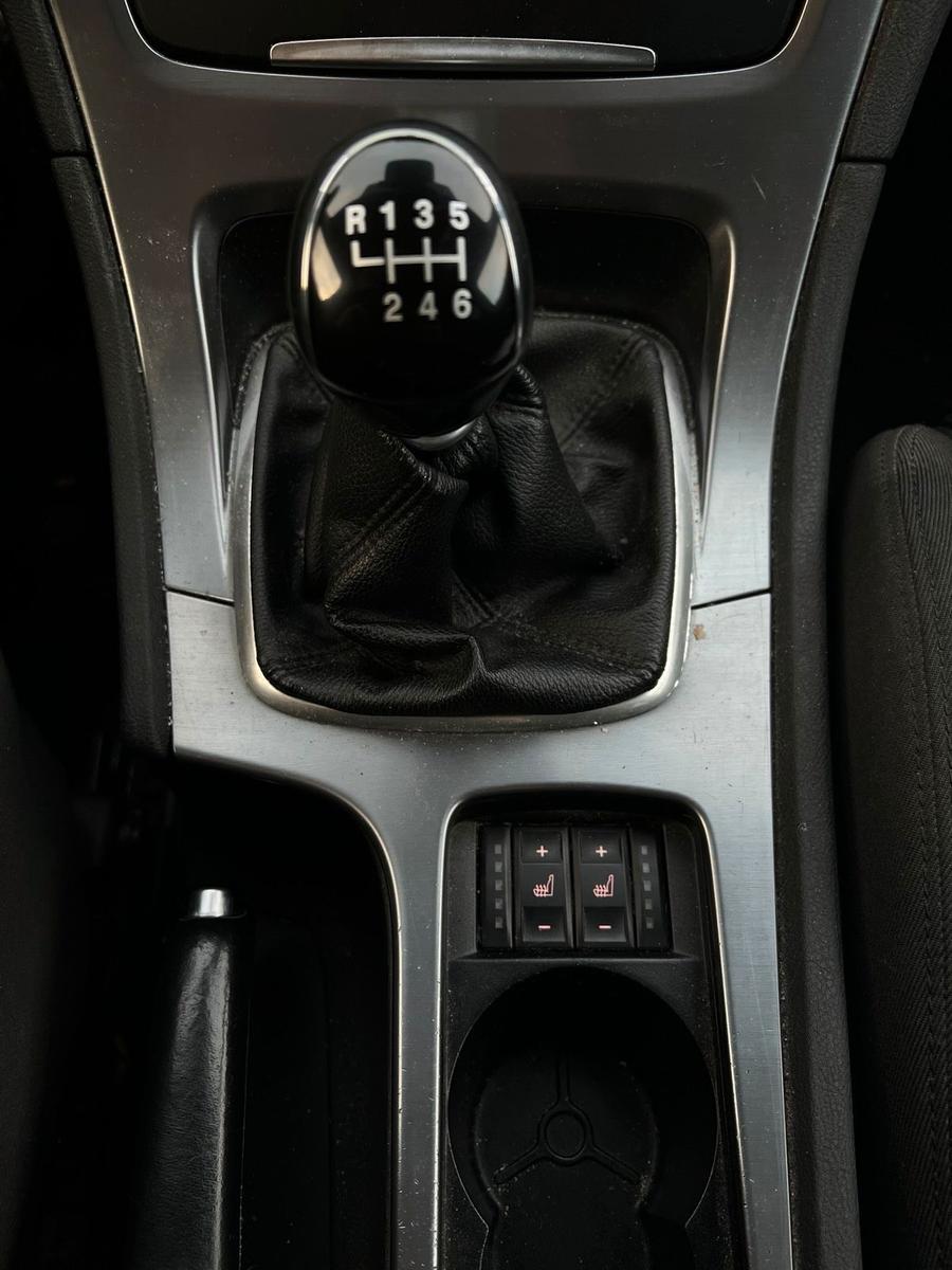 Ford Mondeo 2014 — photo 9