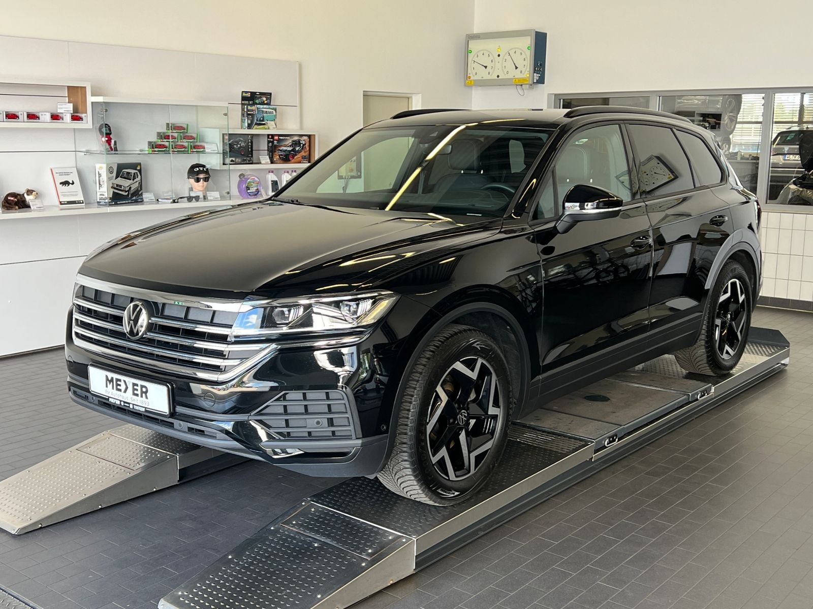 Fahrzeugabbildung Volkswagen Touareg 3.0 TDI 4MOTION *AHK, Luft, Leder, ACC,