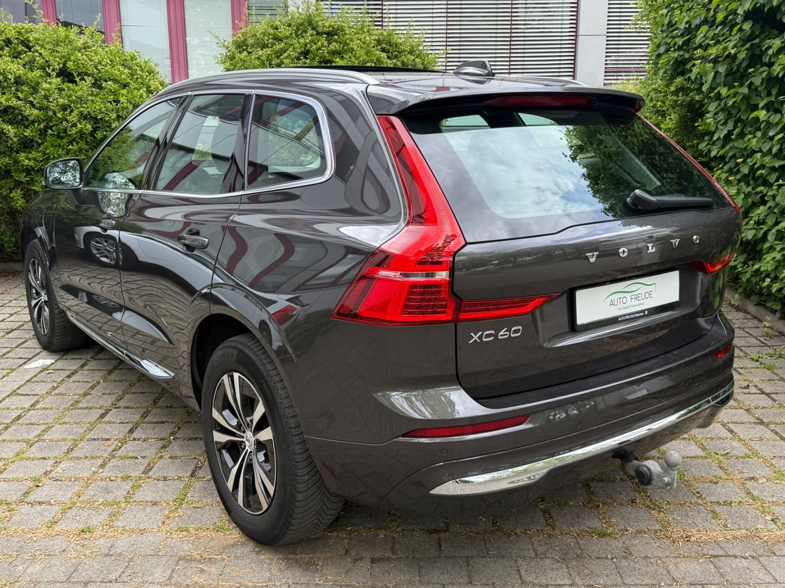 Volvo XC60 T6 AWD Plus Bright AHK Pano Standh. 398 PS imagem 2
