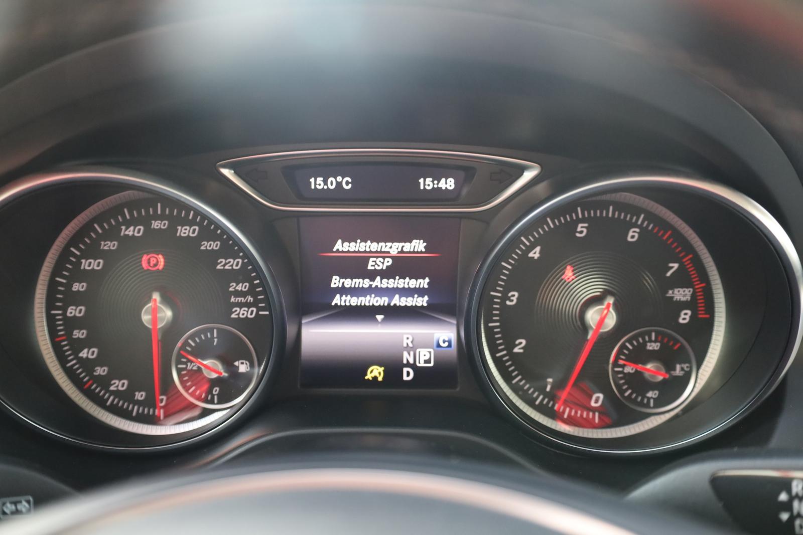 Mercedes-Benz GLA 200 Urban Aut. AHK LED 360° Navi Panorama